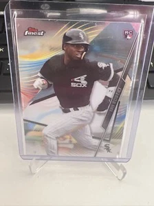 2020 TOPPS FINEST LUIS ROBERT REFRACTOR CHICAGO WHITE SOX RC - Picture 1 of 3