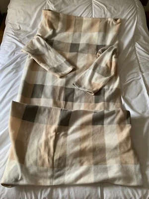 Wearable Easylife Checked Blanket With Foot Pocket - Image 1 of 4