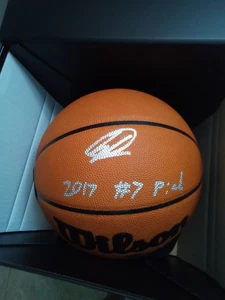 Lauri Markkanen 2017 #7 Pick handsigniert Wilson Basketball Fanatics Echtheitszertifikat - Bild 1 von 9