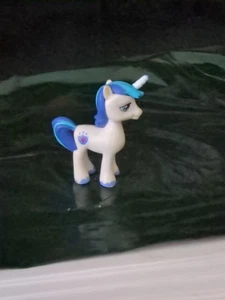 Hasbro My Little Pony 2inch Shining Armor Figur - Bild 1 von 8