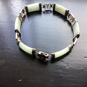 Vintage Sterling Silver and pale green Oriental Jade Bracelet, 19cm Length - Picture 1 of 8