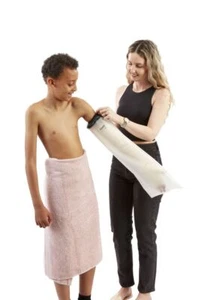 Dusch- und Badeschutz Limbo für Gipsverbände, Mullverbände ganzer Arm für Kinder - Bild 1 von 2