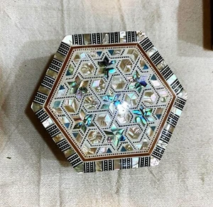 Egyptian Handmade Wood Jewellery Box Inlaid Mother of Pearl (4"x4") Handcrafted - Bild 1 von 10