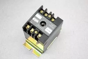 Relé de sincronización Allen Bradley 700-PSPA1 con soporte 700-N25 - Imagen 1 de 5