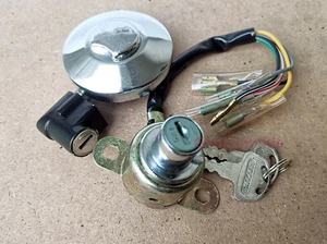 Suzuki A50 A80 A100 AC100 AS100 B120 Main Switch Set Fuel Tank Cap Steering Lock - Bild 1 von 5