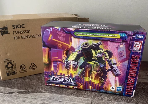 Hasbro Transformers Legacy Wreck N Rule Voyager Prime Bulkhead -DAMAGE BOX Cover
