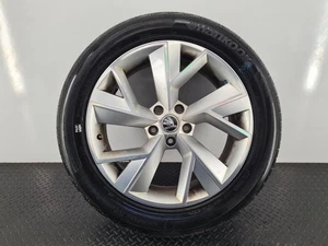 SKODA KODIAQ MK1 (NS) 2022 7JX19" 5 SPOKE ALLOY WHEEL DIAMOND SILVER 565601025F - Picture 1 of 15