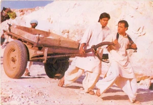 Bollywood Salman & Shahrukh khan Karan Arjun Post Card Vintage Original Unposted - Picture 1 of 2