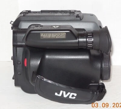 JVC GR-AX5 Compact Vhs Video Movie Camera Camcorder PARTS OR REPAIR - Image 1 of 4