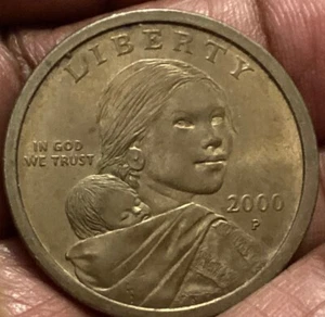 2000 P One Dollar Sacagawea Coin Raised Edge And Feathers A004 - Picture 1 of 3