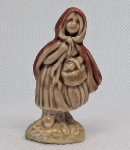 WADE Whimsie England Red Rose Tea Little Red Riding Hood Figurine - Bild 1 von 4