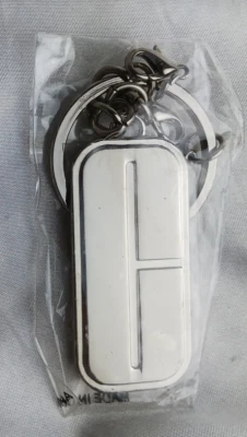 CLINIQUE KEYCHAIN - Image 1 of 2