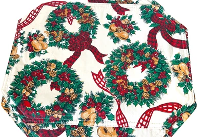 80s Vinyl Christmas Wreath Placemats Set of 5 Town Country Vinyl Wipe Clean NEW - Image 1 of 4
