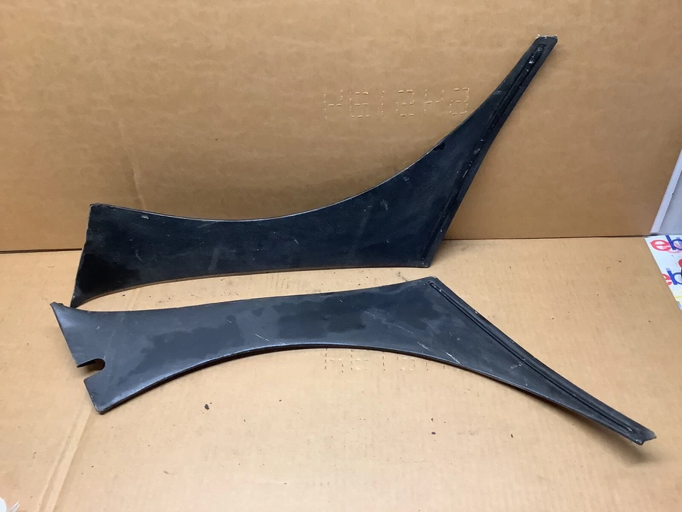 Datsun 240Z 260Z 280Z INTERIOR MOLDURA TRASERA PANELES DE PATAS DE PERRO izquierda/derecha OEM Foto 1 de 2