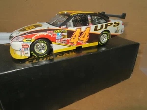  DALE JARRETT RCCA  #44 UPS TOYOTA 1:24 NIB AUTHENTICITY AUTOGRAPH  LIMITED - Picture 1 of 12