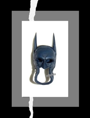 Mezco One:12 Batman Gaslight — УДЕРЖИВАЕМАЯ МАСКА-КАПОТ Масштаб 1:12 Корм - Изображение 1 из 4