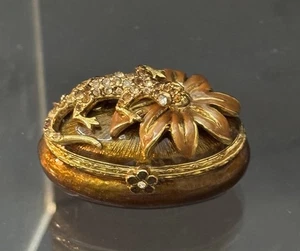 Jay Strongwater Mini Lizard Gecko Flower Crystal Enamel Trinket Pill Box - Picture 1 of 6
