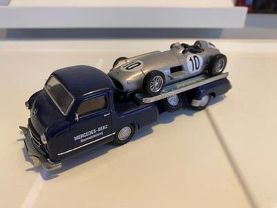 Conrad 1034 Mercedes Renntransporter Blaues Wunder 1:43 + Brumm Silberpfeil W196 - Bild 1 von 4