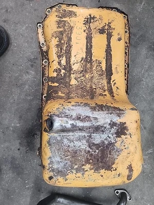 Used Cummins 4BT Oil Pan 3901049 3905206 Pickup Tube Assembly 4b 3.9 3.9l Rear  - Imagem 1 de 4