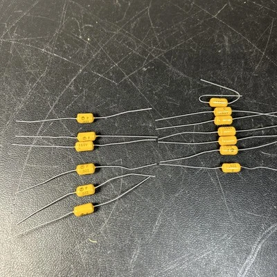 13 condensadores de película axiales .022uF 160V 1 % poliéster logotipo P en círculo Foto 1 de 4