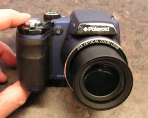 POLAROID IS2132 BLUE DIGITAL CAMERA - 16.0MP 21x SD AA Batteries - Fully Working - Picture 1 of 5