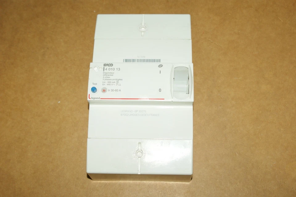 DISJONCTEUR DE BRANCHEMENT Différentiel BACO 4P 30-60A 500mA  LEGRAND Réf 401013 - Photo 1/1