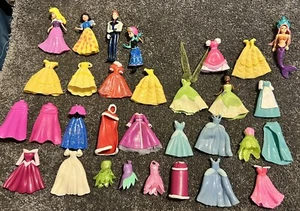 Polly Pocket Disney 5 Prinzessinnen Puppenkleider Accessoire & Prinz über 30-teiliges Set - Bild 1 von 8