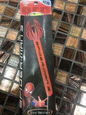 Colar Spider Man 3 Glow  - Imagem 1 de 4