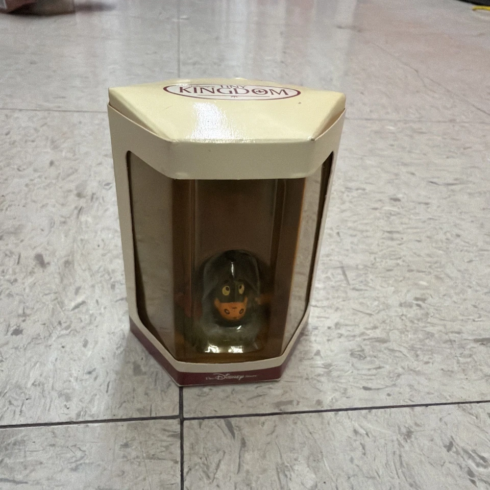 Minifigura Disney Store Tiny Kingdom Winnie The Pooh Eeyore Foto 1 de 1