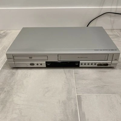 Insignia IS-DVD040924 DVD VCR Combo 4 Cabezales Hi-Fi Sin Control Remoto Probado ¡Funciona! Foto 1 de 4