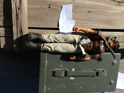 Lenard Military Man Soldadura GI Joe Arma Cuerpo Marrón, Botas Negras, Pantalones Foto 1 de 3