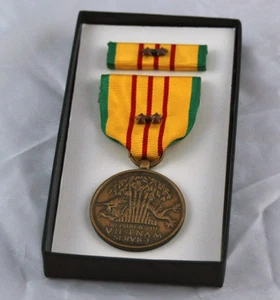 Original Vietnam Service Medal set - 2 Campaign / Battle Stars GI Issue Box - Picture 1 of 1
