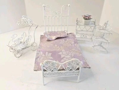 VTG Dollhouse Miniature White Wire Wicker Etagere Shelf Garden Vanity Bed Set 2 - Image 1 of 4