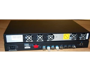 IBM TotalStorage 8 Port Fiber Channel SAN Switch 3534-F08 - Bild 1 von 3