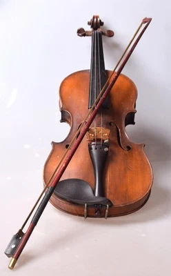 Antique Violin Violin Nicolaus Amatus Cremone Hieronymi filil fecit An 1651 - Image 1 of 4