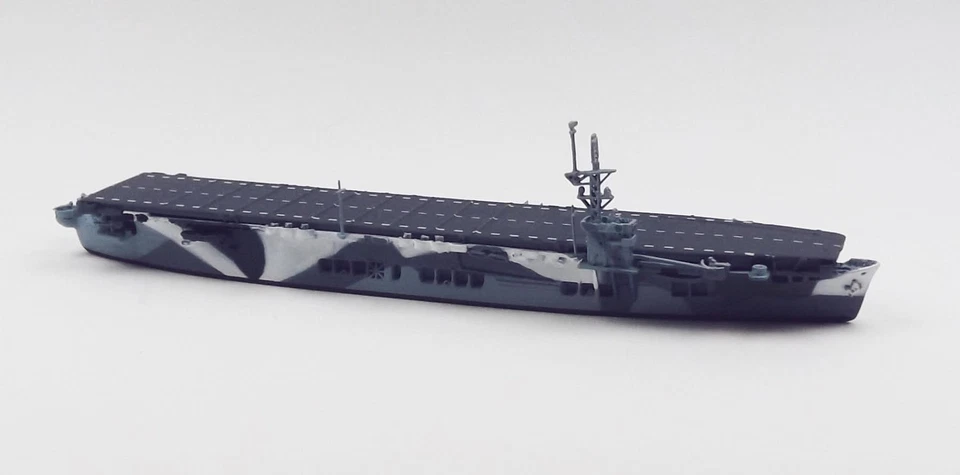 Neptun T1324A US Escolt Carrier Santee Camuflado 1944 Escala 1/1250 Modelo de Barco Foto 1 de 2