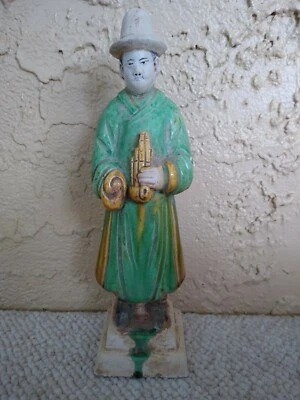 Antigua estatuilla de músico Sancai de terracota de la dinastía Ming Foto 1 de 4