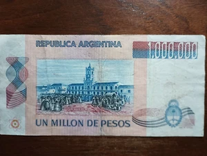 Argentina 1.000.000, Suriname 100, guerriglia filippina, forze armate britanniche - Foto 1 di 8