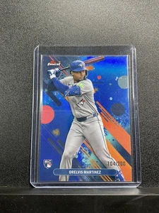 2025 Finest Orelvis Martinez #84 Blue Rookie Toronto Blue Jays #/200 - Foto 1 di 2
