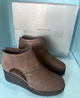 Volatile - Bianca - Brown Metallic - Size 7 Low Cut Boots Bootie NEW - Image 1 of 4