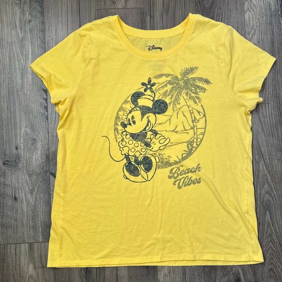 Camiseta Disney Minnie Mouse Beach Vibes amarilla gráfica grande para mujer Foto 1 de 4