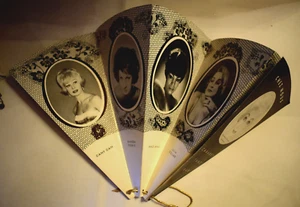 Travesti cabaret Chez Nous compartimentos publicitarios de Kim Novak aprox. 1970 - Imagen 1 de 2