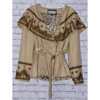 COLEÇÃO VINTAGE Jaqueta de Camurça Artificial Designer Cravejada com Cinto Tamanho Grande - Imagem 1 de 4