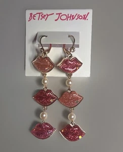 Betsey Johnson Pink LIPS Pearls Kisses Dangle Earrings - New With Tags - Picture 1 of 4