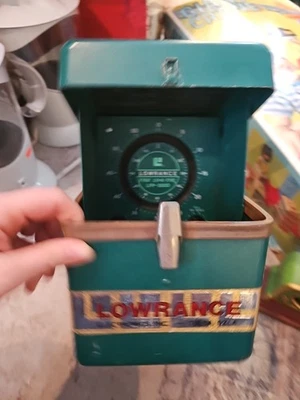 Винтажный Lowrance LFP-300 рыбы Lo-K-Tor рыбы искатель зеленый чехол недостающие части. - Изображение 1 из 2