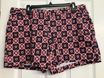 Pantalones Cortos Para Mujer Crown And Ivy Talla 16 Estampados Rosa Y Negro Medallón Con Bolsillo Foto 1 de 4