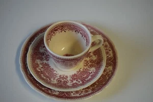 Villeroy & Boch Mettlach Porzellan Burgenland rot/weiß Kaffeegedeck 3 teilig  - Bild 1 von 3