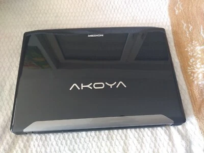 Medion Akoya P6812 Core i3 Laptop mit Windows 10 Pro (64-Bit) - Bild 1 von 4