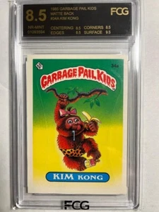 1985 TOPPS GARBAGE PAIL KINDER OS1 Kim Kong #34a forensische Karte Bewertung 8,5 NR-NEUWERTIG - Bild 1 von 2
