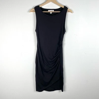 Vestido Treasure & Bond preto pequeno franzido lateral sem mangas regata mini verão casual - Imagem 1 de 4